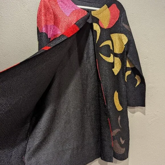 Geometric Print Crinkle Jacket – Tunic Length with Pockets - Picture 4 of 5